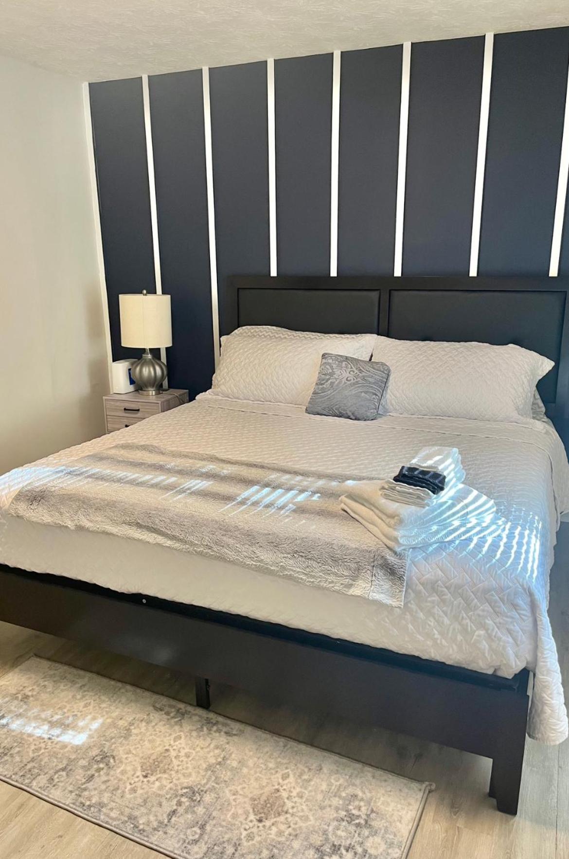 Appartement Memorable And Enjoyable Near The Action In *